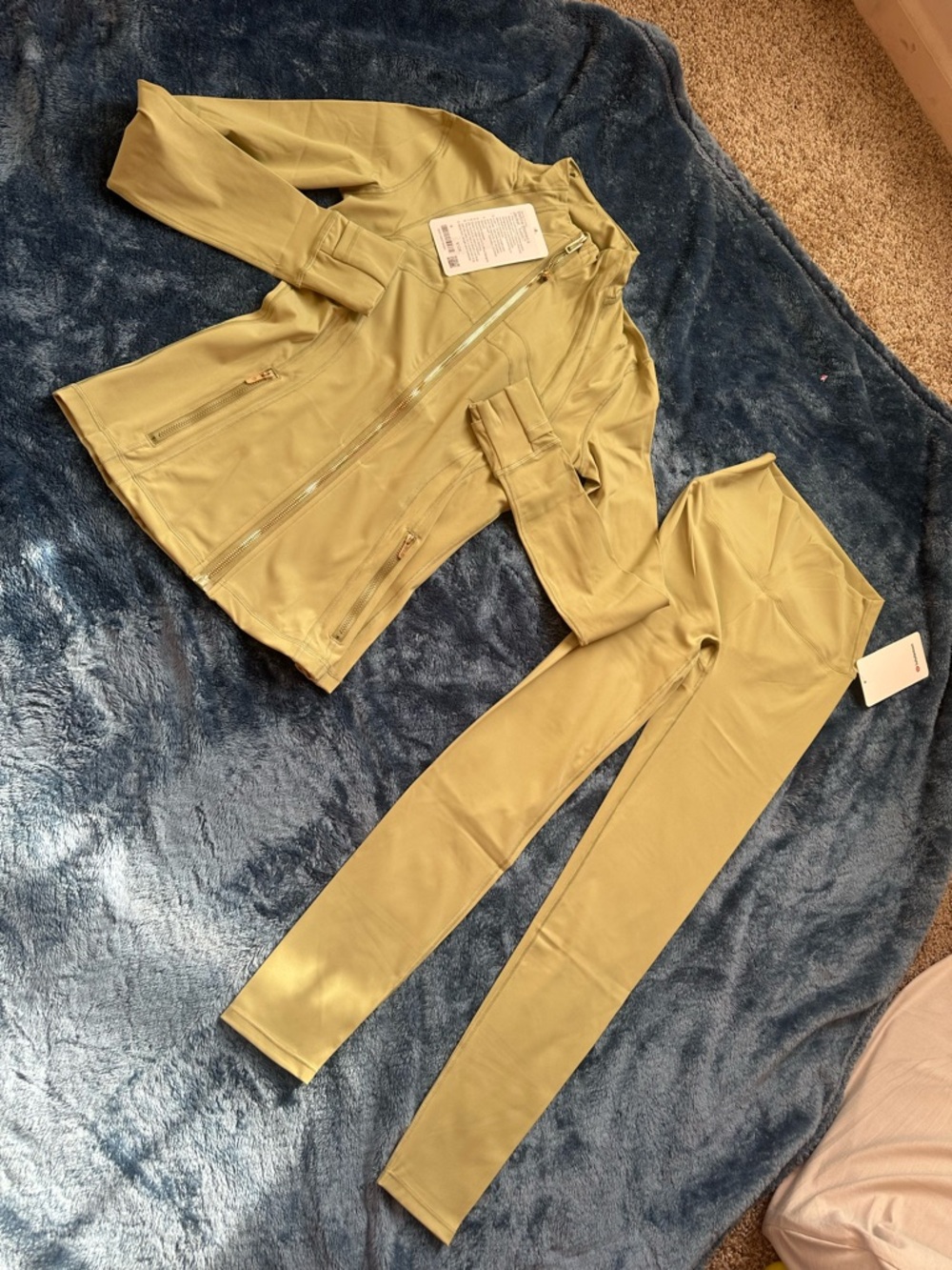 Women’s Pistachio Green Lululemon Set